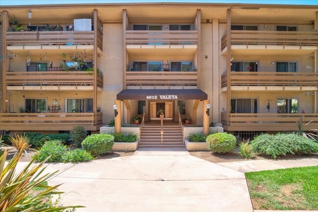 Building Photo - Fantastic 1 Bedroom Condo in Point Loma!! Unit 302
