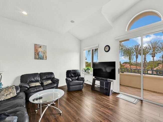 Photo - LOVELY POINTE AT MALIBU CONDO!