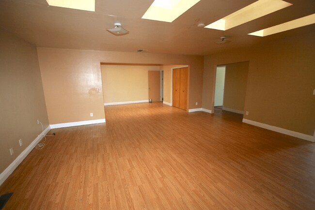 Photo - 4808 63rd St