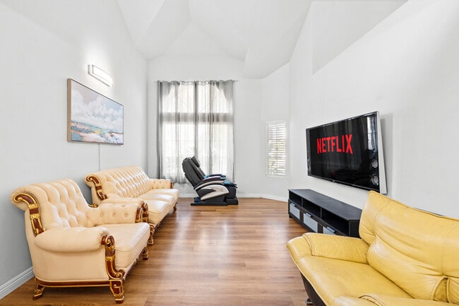 Photo - 1519 Walnut Ave