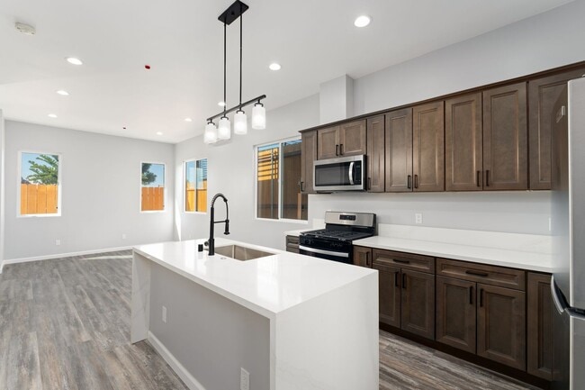 Building Photo - Newer Build | 3 Bed, 3 Bath Home for Rent, Available! (CONTACT US FOR OUR MOVE IN SPECIAL!) Unit 6732 Thomson Court