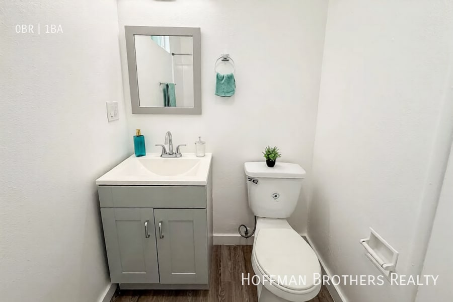 Photo - 15546 Vanowen St Unit 9