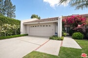 Photo - 2748 Bottlebrush Dr House