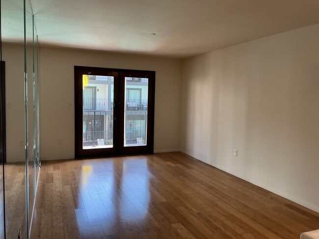 Photo - Los Caballeros #212 Unit 212