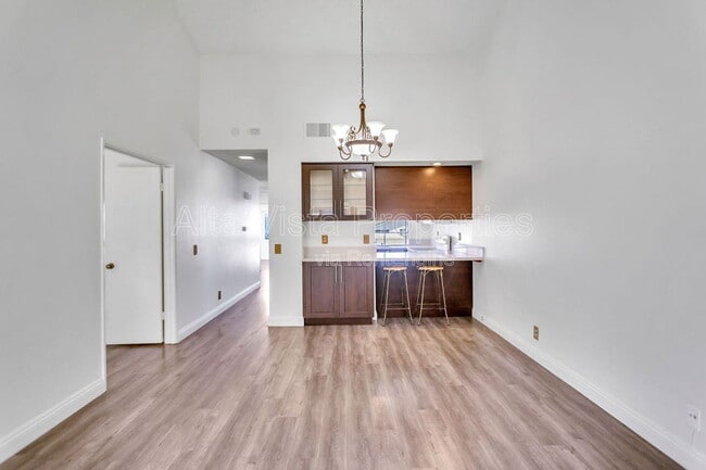 Photo - 8878 Regents Rd