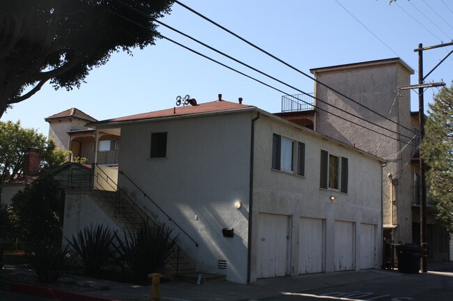 Building Photo - 2608 22nd St Unit 2608