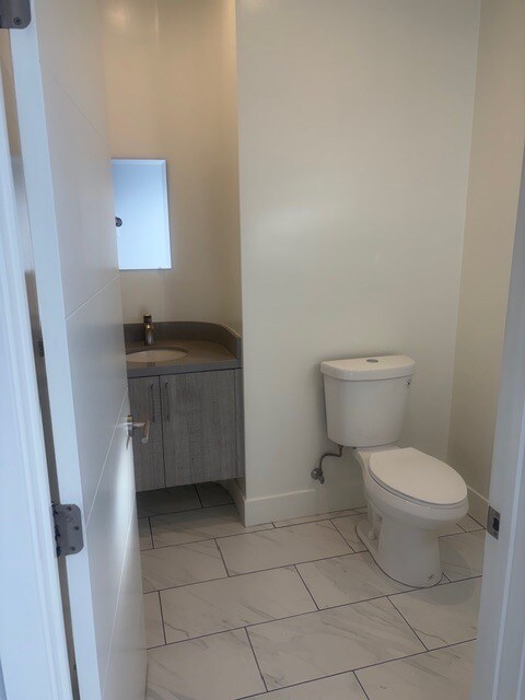 Photo - 14033 Riverside Dr