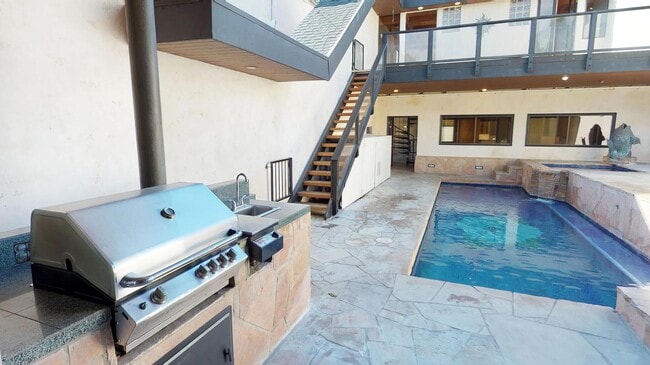 Photo - 1205 Pine Ave