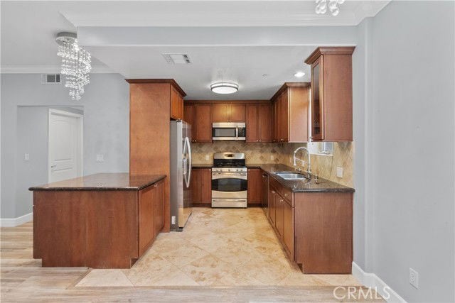 Photo - 11280 La Maida St