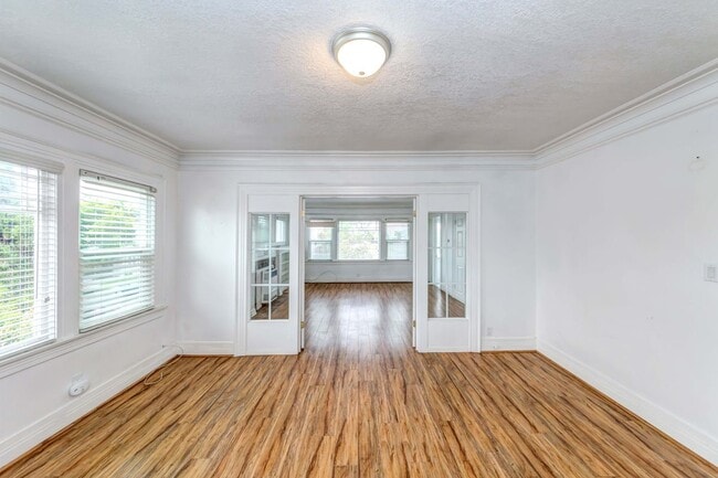 Photo - 1308 S Van Ness Ave
