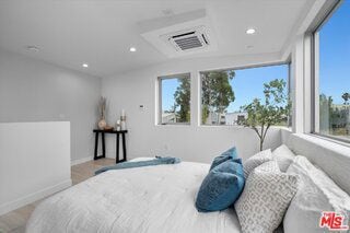 Building Photo - 541 Rose Ave