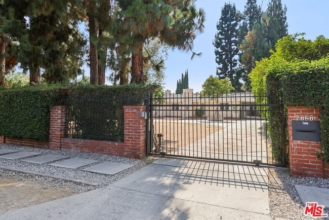 Photo - 6727 Orion Ave House