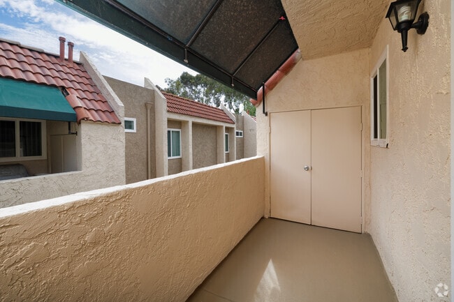 2BR, 1BA - 800SF - Patio - Rancho Villas