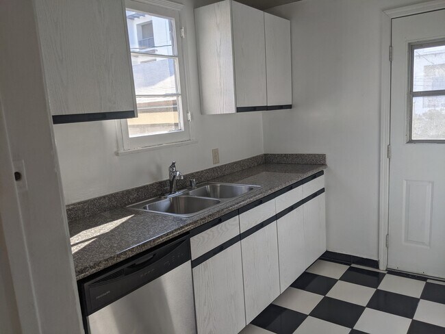 Photo - 451 N Oakhurst Dr