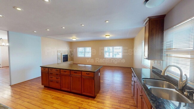 Photo - 2025 Cypress Ave.