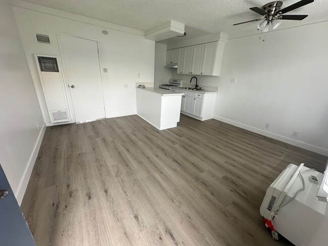 Photo - Zelzah Avenue Apartments