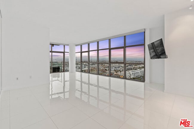 Photo - 13700 Marina Pointe Dr Unit 1915