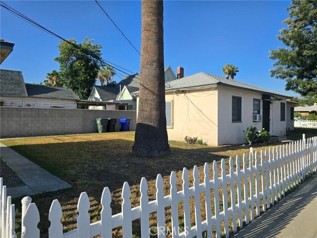 Photo - 260 W 18th St