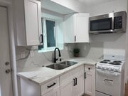 Quartz Countertops - 4253 Raynol St