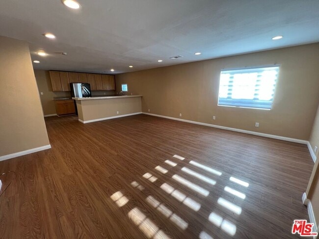 Photo - 17844 Hartland St