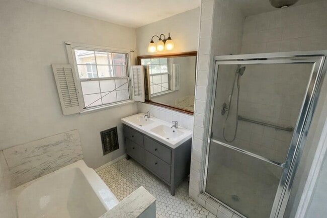 Photo - 13574 Ottoman St