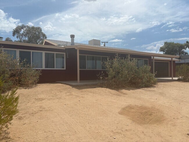 Photo - 3 Bedroom 1.5 Bath Modern Farmhouse near J...