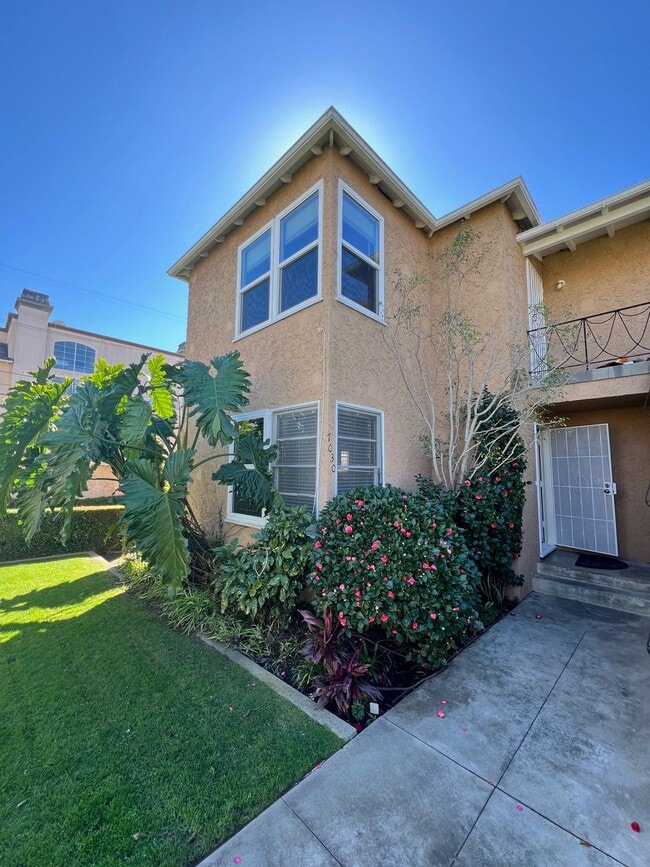 Photo - 7026 Flight Ave Unit 7026