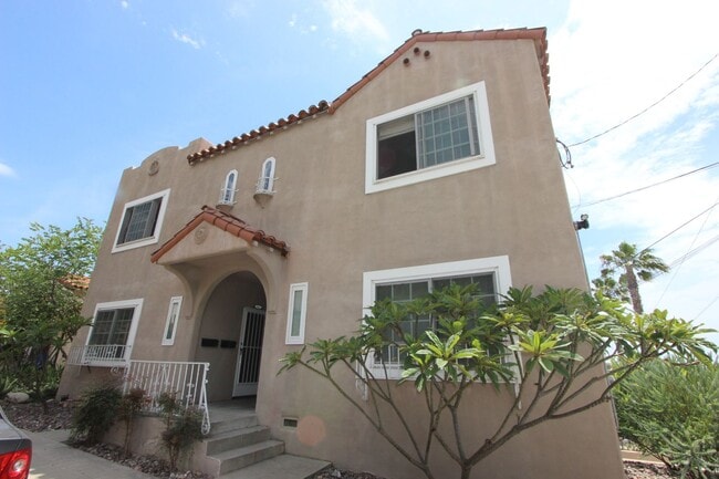 Beautiful 2 bedroom 1 bathroom upstairs ap... - Beautiful 2 bedroom 1 bathroom upstairs ap... Apartment Unit 3066 Columbia Street