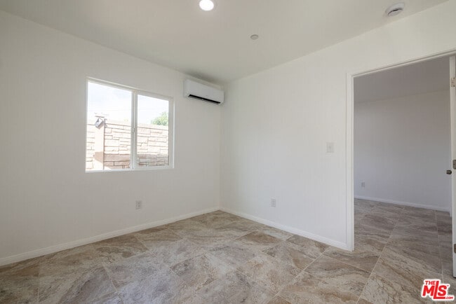 Photo - 15415 Sandstone St