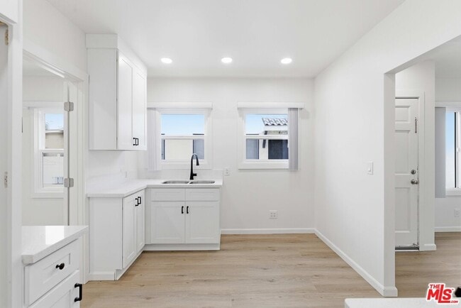 Photo - 580 W 15th St Unit C