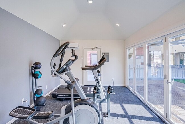 Photo - 524 Venice Way