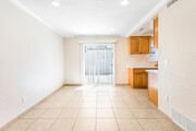 Photo - 1045 Clark St