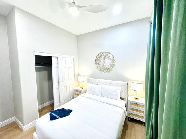 Photo - 451-55 E Lincoln Ave Unit SI ID1620664P