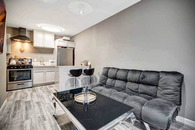 Photo - 6554 Greenbush Ave