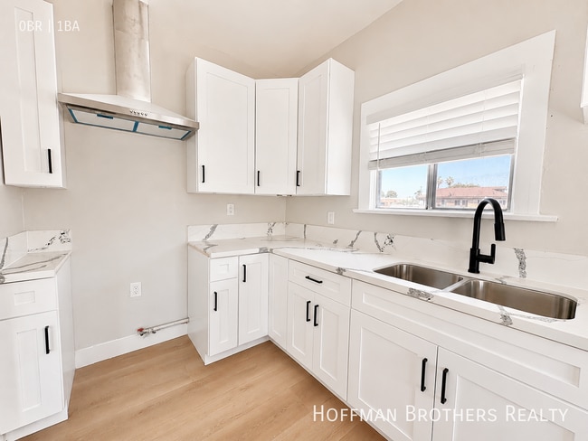 Photo - 194 W 41st Pl Unit 11