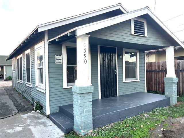 Photo - 1590 W 37th St