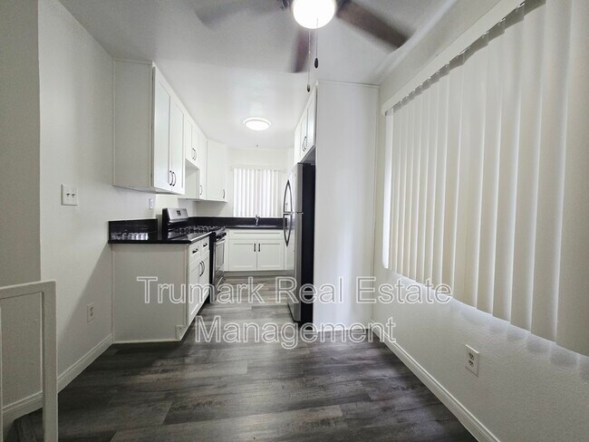 Photo - 14605 Burbank Blvd Unit 103