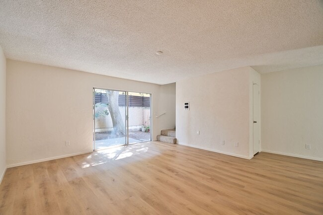 Photo - ot1708 Unit D