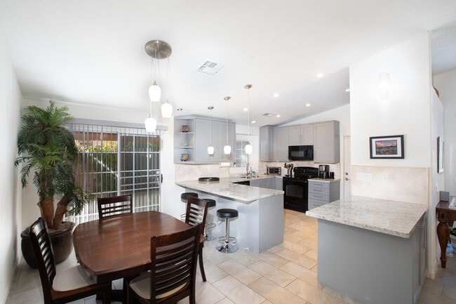 Photo - 51880 Avenida Madero