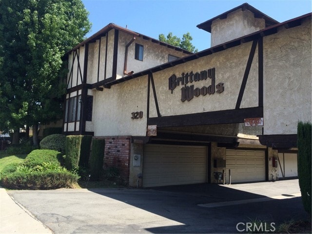 Photo - 320 N Marguerita Ave Townhome