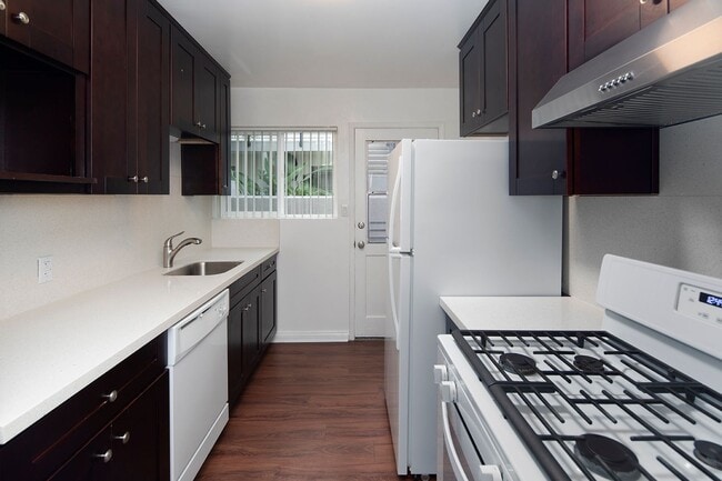 Photo - OPEN HOUSE: 1/3 & 1/4 10-11AM ~ 2BR in La Jolla 1 Mile from the Beach! Unit 01