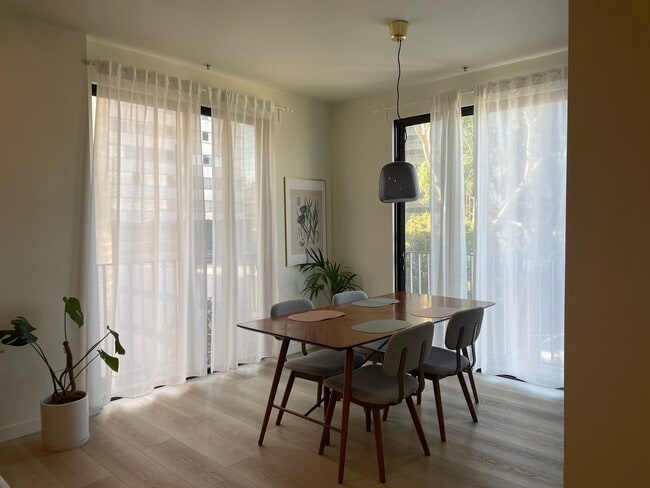 Dining Area - 625 S Berendo St Unit 307