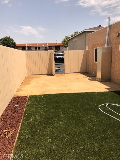 Photo - 22633 S Figueroa St