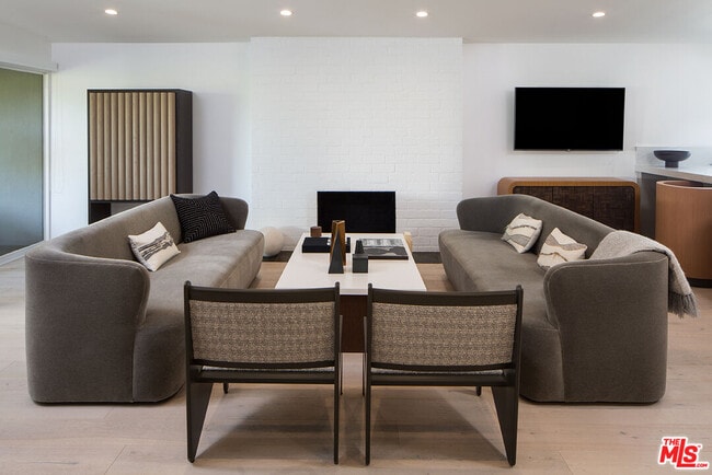 Photo - 8917 Cynthia St Unit 2