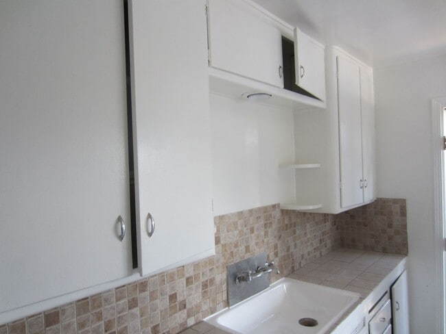 Photo - 1319-1325 E Phillips St Unit 1323