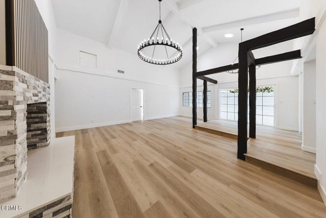 Photo - 19314 Valerio St