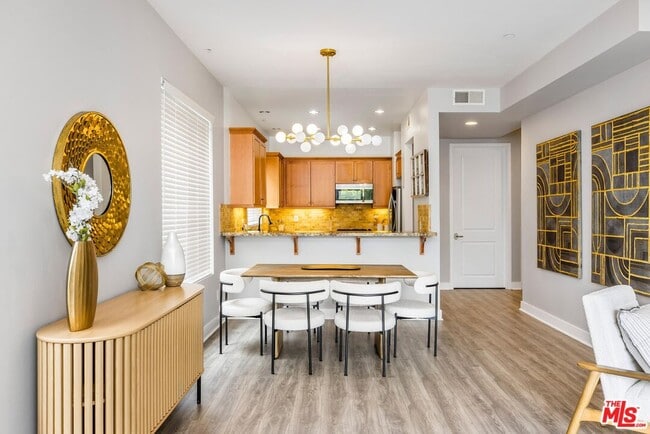 Photo - 11851 Laurelwood Dr Unit 102