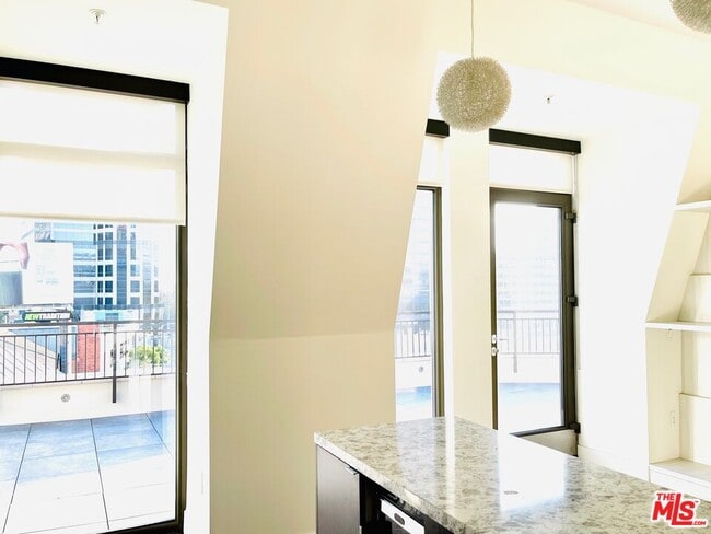 Photo - 1122 Gayley Ave Unit 302