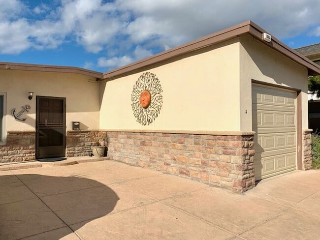 Building Photo - Ventura | 3 Bed + 1 Bath | Belfast Ln