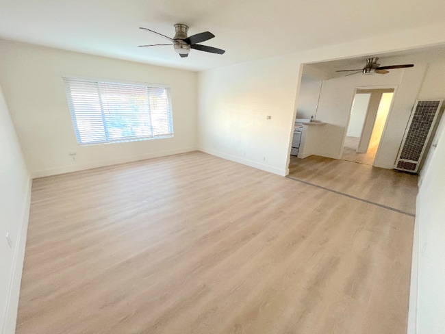 Photo - 2115 Placentia Ave Unit 18